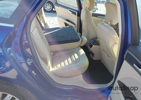 2013 Ford Fusion Hybrid Se z USA, uszkodzony, nr VIN 3FA6P0LU3DR219339